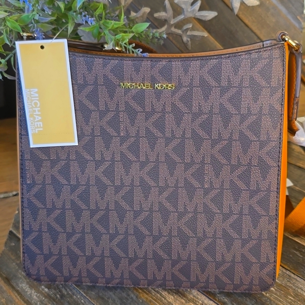 MICHAEL KORS SHOULDER BAGS 🥰 ❤️